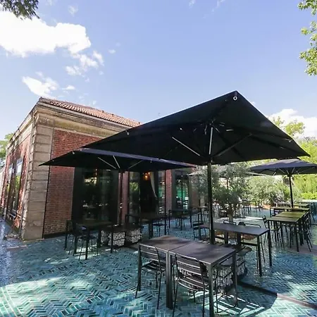 Maison De Charme Avec Piscine Interieure & Jardin Vanves